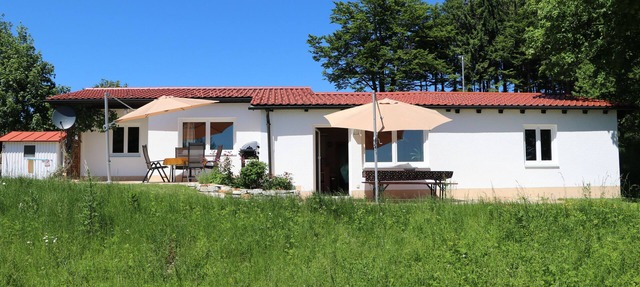 Comfortable vacation home - super south-facing location & view, quiet, nature in Schöfweg
