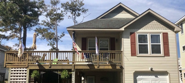 Comfy Three Bedrooms, Two Baths, Competitively Priced with Lots of Amenities in Kill Devil Hills
