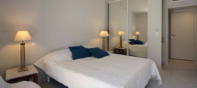 Complete apartment, air-conditioned, fiberglass, swimming pool and garage in Saint-Raphaël