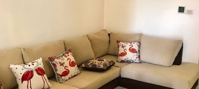 Convenient studio 13 mins to downtown - few steps to great food, cafes, shops in Amman