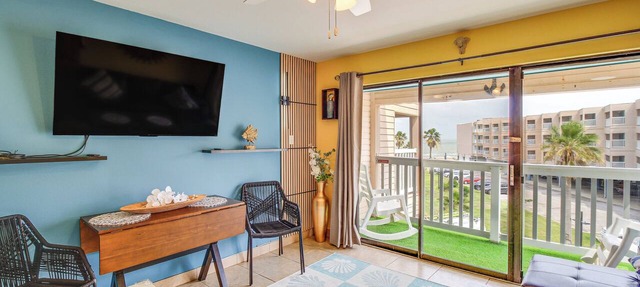 Corpus Christi Ocean-View Condo, Walk to the Beach in Corpus Christi