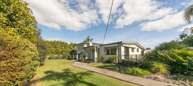 Country Blooms Lodging in Kumeu