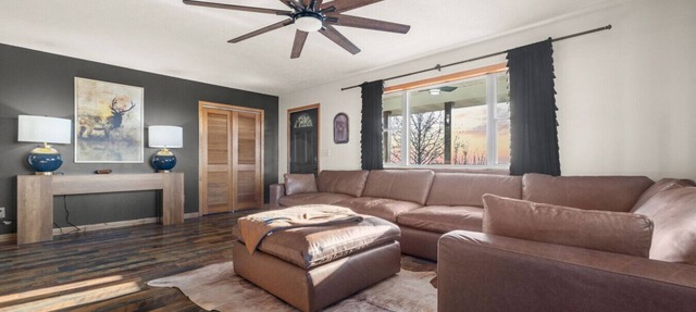 Countryside Views | Sleeps 20, Hot Tub, Fire Pit in Theodosia