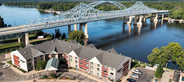 Courtyard by Marriott La Crosse in La Crosse