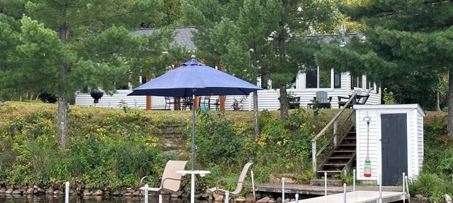 Cozy cottage with a vintage vibe on a beautiful lake. in Crosslake