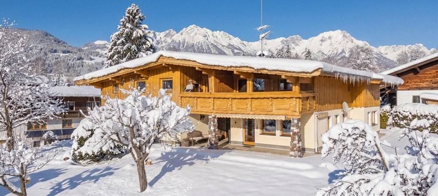 Cozy holiday apartment in Tyrolean style in Söll