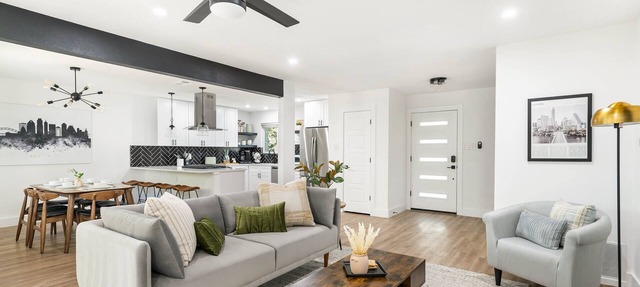 Cozy & Modern Home with King Beds, Fenced Yard, Fast Wi-Fi in Austin