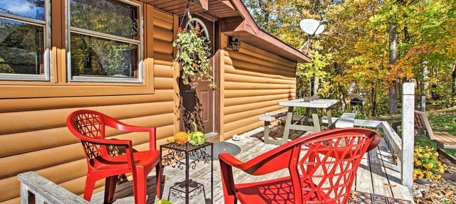 Cozy Retreat w/Fire Pit < 1 Mi to Mille Lacs Lake in Garrison