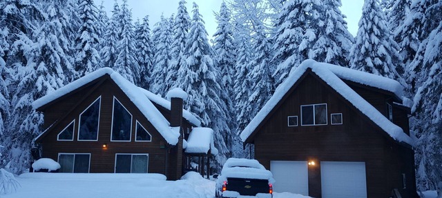 Cozy Studio Apartment Near Crystal Mtn Ski Resort & Mt Rainier National Park in Enumclaw