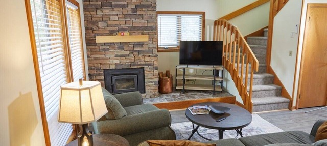 Deerfield Village | Sleeps 10 | Fireplace + Pool in Tucker County