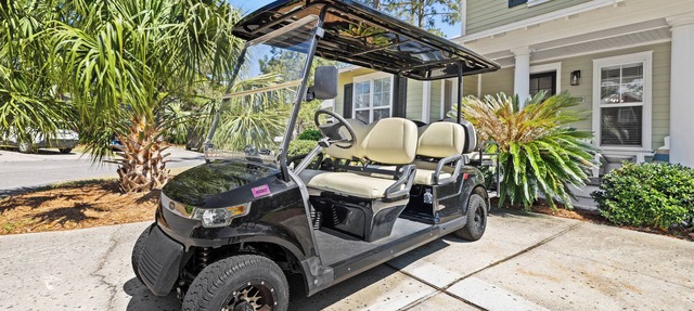 DISCOUNTED!~FREE Activities~6 SEAT GOLF CART~Pool~Hot tub~pets considered in Miramar Beach