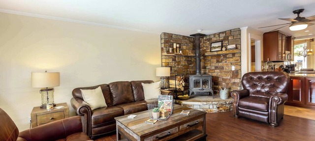Dog-Friendly Midtown Bend Home w/Fenced Yard in Bend