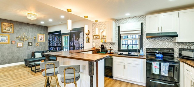 Downtown Cornelius Stylish 2BR in Near Davidson Walk to Dining & Cain Center in Cornelius