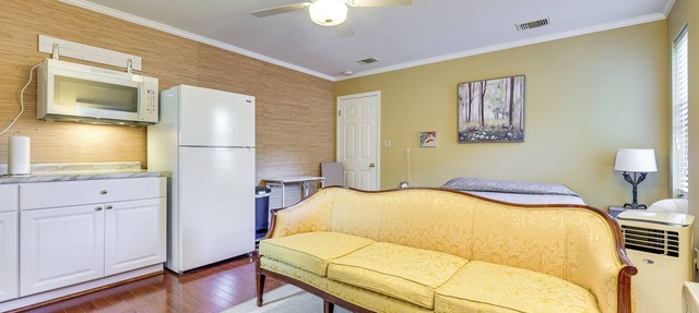 Eastern Shore Golf Studio, Close to Hospitals! in Daphne