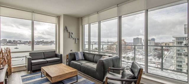 Elegant 2BR Apt with Skyline Views near Waterfront in Dartmouth