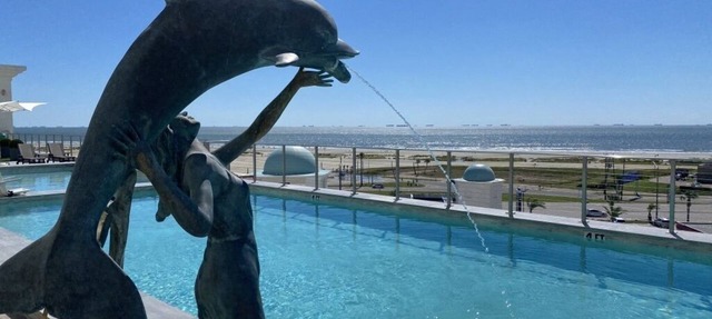 Emerald #701 Luxury 3BR/2.5BA w/Huge Wraparound Balcony, Pool & Hot Tub in Galveston