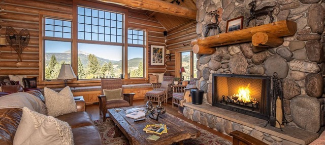 Enchanting Private Mountain Sanctuary! Spectacular Views in Big Sky