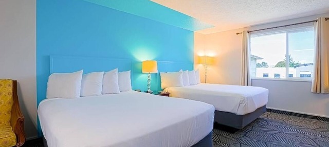 Experience Relaxation in a Whimsical Room by the Riverfront in Seaside