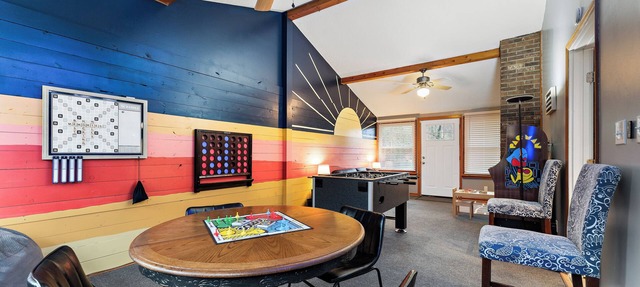 Family Fun Hocking Hills Retreat, 2 Decks, Game Rm in Logan