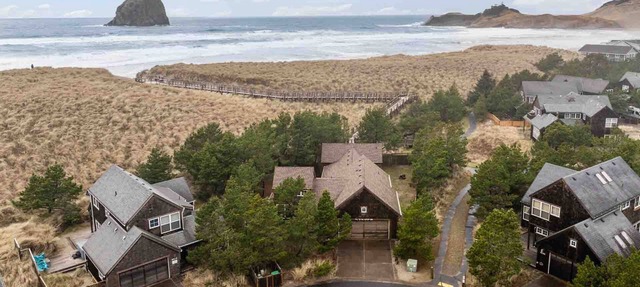 Fantastic Single Level Shorepines Village Home, Steps From Beach and Ocean, 1/4 Mile to Kiwanda in Cloverdale