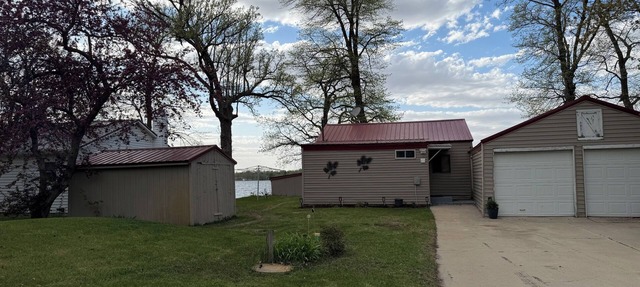 Finch House on Lake Osakis: Charming 2-bedroom cabin in Osakis