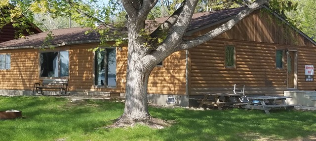Full Home directly on lake, great for fishing! in Ortonville
