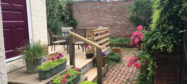 Garden Oasis: 1BR Apartment with Patio in Historic Home, Near Universities in Philadelphia