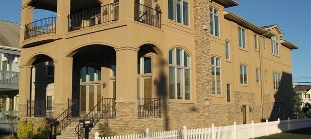 GoldCoast-2nd Flr w/Elevator-Handicap Friendly-Across from Beach, 5 bdrms/4 bths in Ocean City