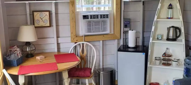 Great Lakes Tiny House Cozy 1-bedroom cabin in peaceful West Branch with AC in West Branch
