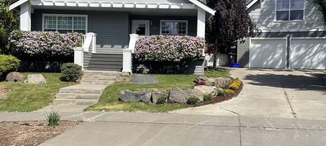 Great location in Old Mill District ! ♥ Fenced Backyard, ♥ Pet Friendly! in Bend