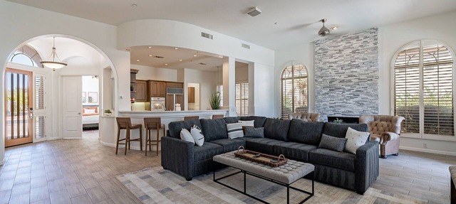 Greyhawk Luxury - Gated - Pool - Patio - Golfer's Haven in Scottsdale