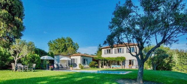 Grimaud, charm, beach 5mn, St Tropez 10km, air conditioned, heated swimming pool in Grimaud