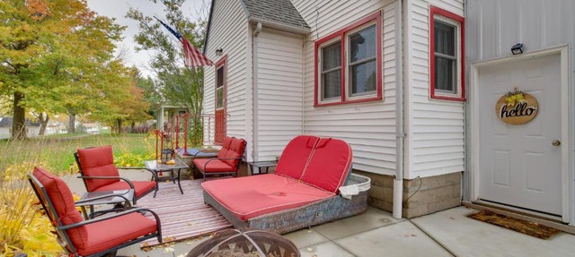 Harmony Home w/Fire Pit: 5 Mi to Niagara Cave! in Harmony