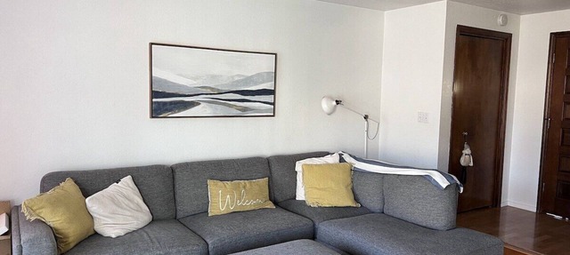 Hathaway- single level - KING BED in Corvallis