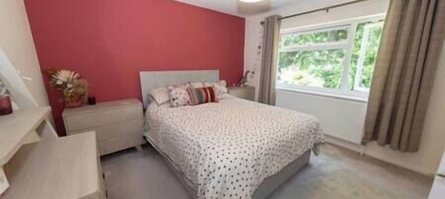 Haywards Heath 2BR House w/Parking – Ideal Stay in Lindfield