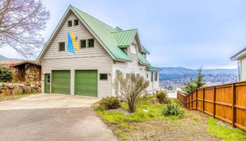 Heavenly Views in White Salmon