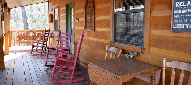 HIGHER GROUND - 2 bdrms with king & 2 private baths, gas fireplace & more in Sevierville