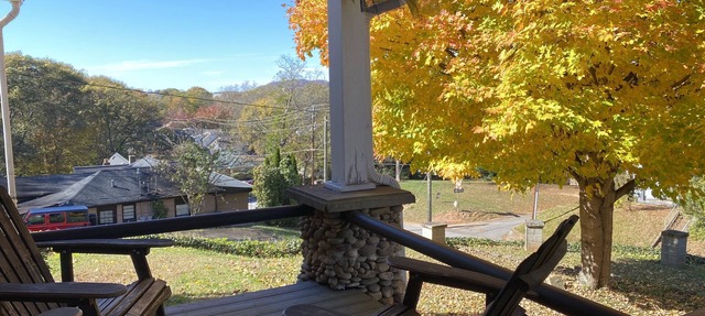 Historic and unique home on the hill, blocks away from the Marietta Square. in Marietta