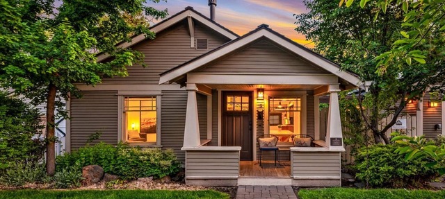 Historic Cecil Sly House, Salt Hot Tub, Electric Charger, in Downtown in Bend