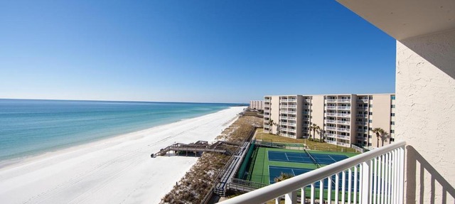 Holiday Surf & Racquet Club 624 in Destin