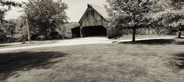 Homestead Hideaway + Hot Tub in Fults