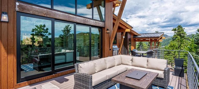 Hot Tub and Scenic Views at The Bailey Lodge in Bailey