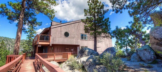 Hot Tub | Lake Views | Game Room | BBQ in Stateline