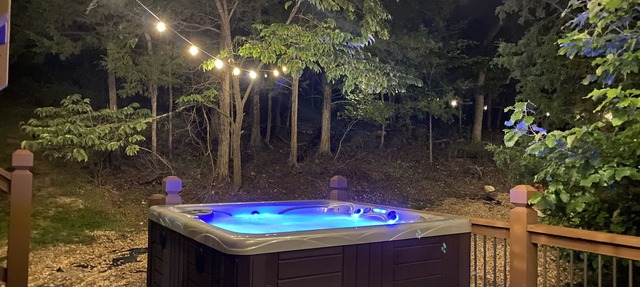 HOTTUB💦CornHole🎱POOLTABLE🔥Pit LAKE🎣SHOWS🎸GOLF⛳️SHOP in Branson