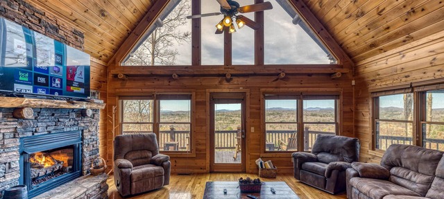 In The Heights - Hot Tub | Fire Pit | Game Room | Mountain Views in Morganton