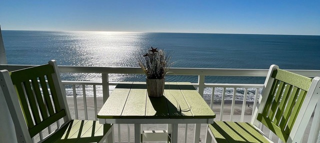 💎ISLAND TIME Dolphin Shack; Gorgeous Direct Oceanfront Balcony King Luxury Bed in Myrtle Beach