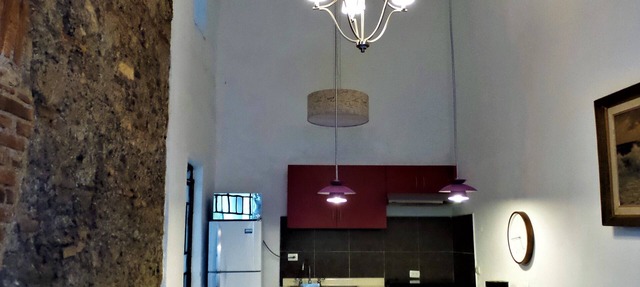 Just 3 blocks from Cathedral, fully restored, high ceilings and modern finishes. in Centro