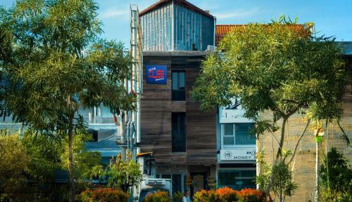 Kuta Cube Hostel in Kuta