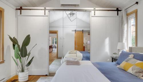 La Chataigne - Wilderness waterfront escape in Val des Monts