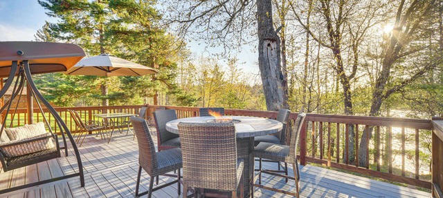 Lakefront Cabin w/Dock, Fire Pits in Danbury! in Danbury
